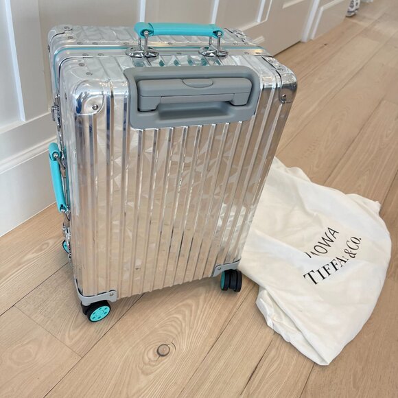 Authentic Like New Rimowa x Tiffany & Co. Rock Cut Cabin Silver Rolling Suitcase - Picture 9 of 16
